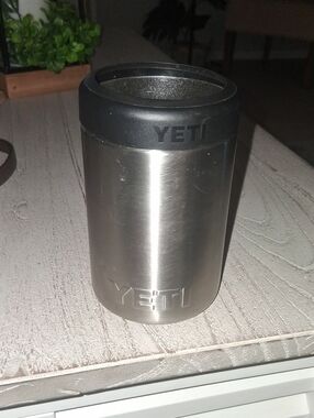 Yeti Stainless Steel Can Cooler with Black Lid